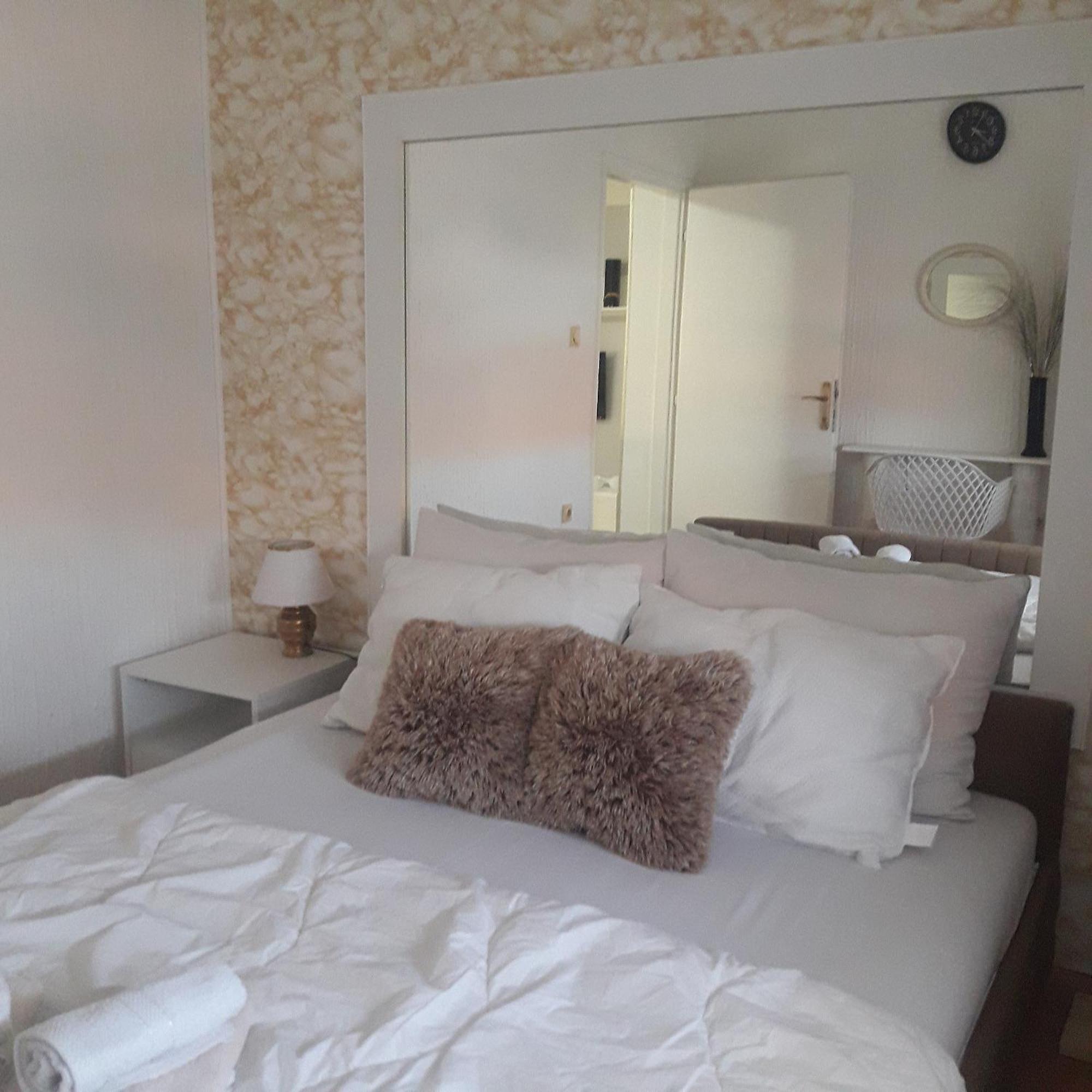 Apartmani Ниш Экстерьер фото
